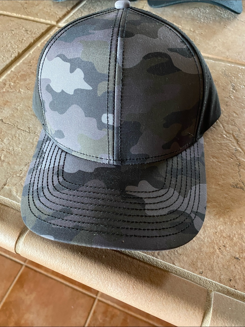 Men's Black & Gray Camo Baseball Cap